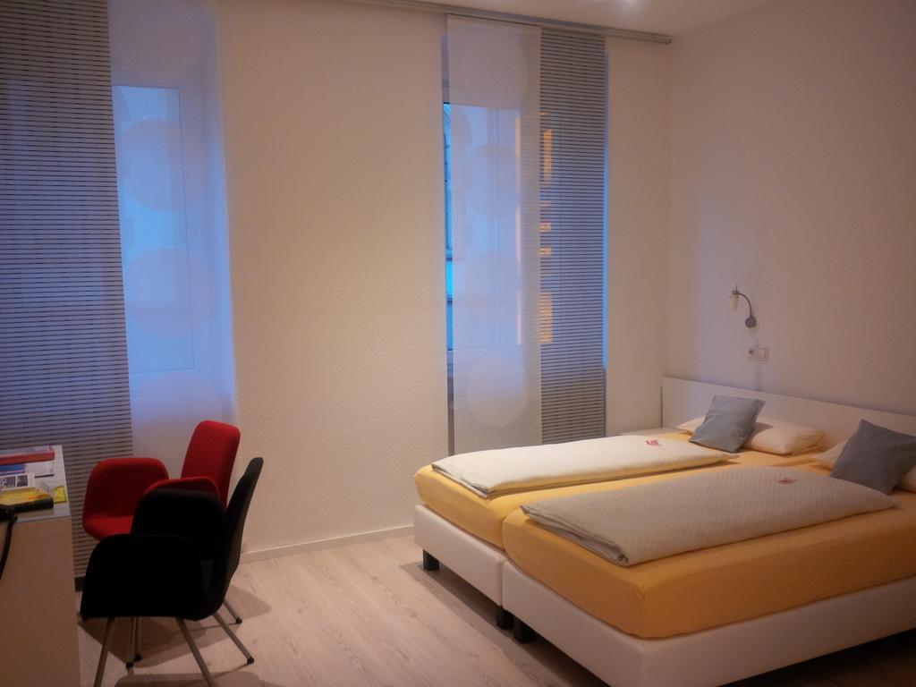 Hotel Barbarossa Karlsruhe Stadtmitte ห้อง รูปภาพ