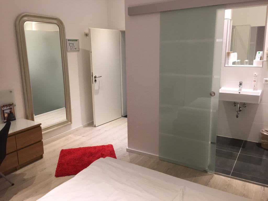 Hotel Barbarossa Karlsruhe Stadtmitte ห้อง รูปภาพ