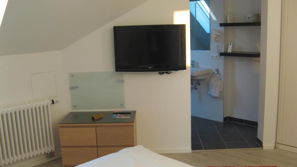 Hotel Barbarossa Karlsruhe Stadtmitte ภายนอก รูปภาพ