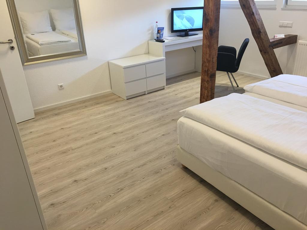 Hotel Barbarossa Karlsruhe Stadtmitte ภายนอก รูปภาพ