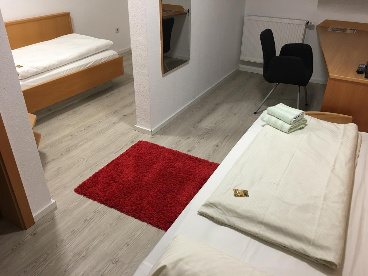 Hotel Barbarossa Karlsruhe Stadtmitte ภายนอก รูปภาพ