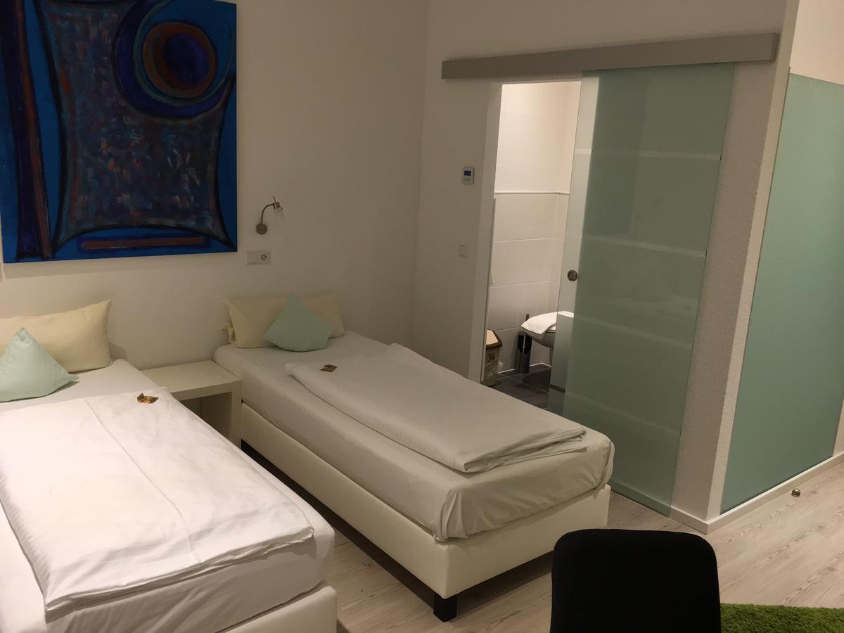 Hotel Barbarossa Karlsruhe Stadtmitte ภายนอก รูปภาพ