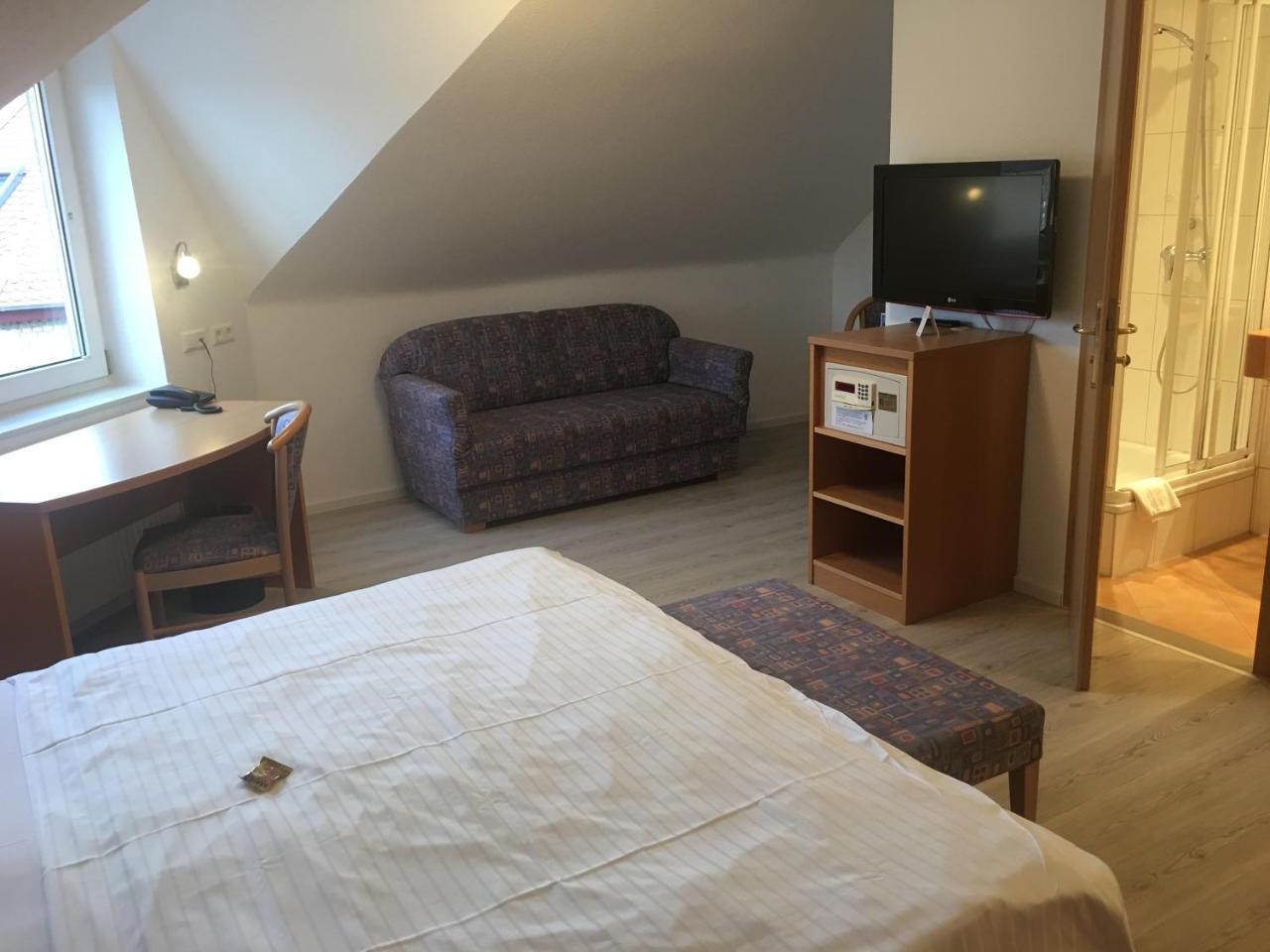 Hotel Barbarossa Karlsruhe Stadtmitte ภายนอก รูปภาพ